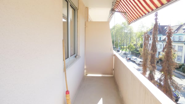 Helle 3.5-Zimmer-Wohnung mit Balkon und praktischem Reduit in Basel 7