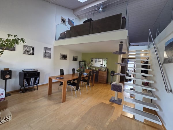 grosse 3.5-Zimmerwohnung mit zusätzlicher Galerie und eigener Waschküche 1