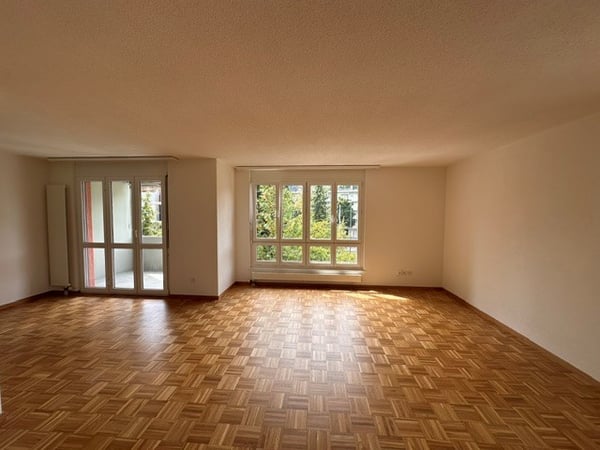 Grosse 3.5-Zimmer-Wohnung mit Balkon 2