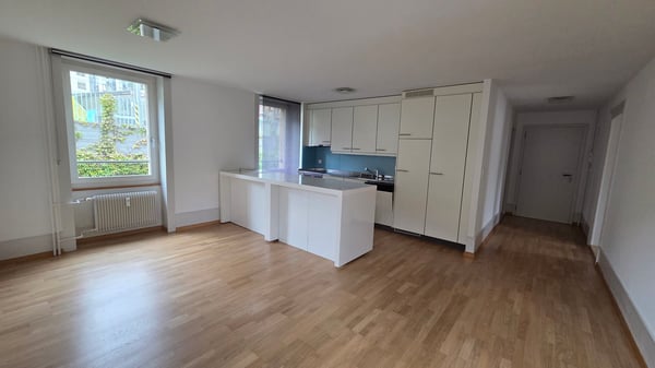 appartement rénové de 3,5 pièces 1