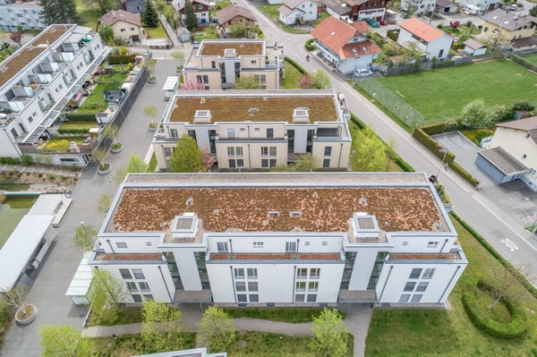 Attraktive, helle Attika-Wohnung mit Schwimmteichnutzung und grosser Terrasse 84m2 10