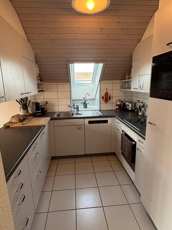 Helle und grosszügige 4-Zimmer-Dachwohnung 4