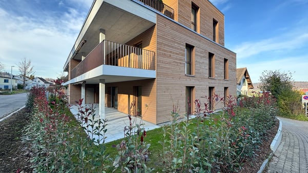 Wohnung mit riesiger Terrasse - Hochwertig ausgebaut und bezugsbereit 3