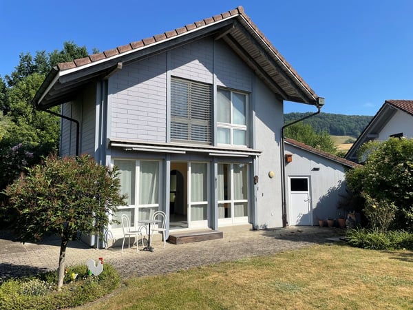 Charmantes 6.5-Zimmer-Einfamilienhaus in Lostorf 1