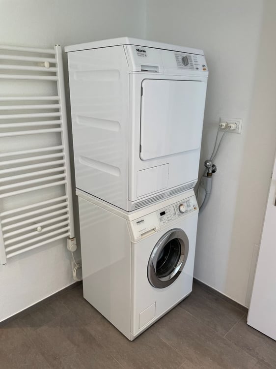 Moderne, helle 1-Zimmer-Wohnung mit Gartensitzplatz 8