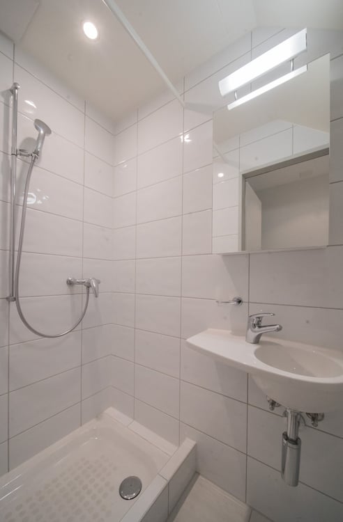 Lichtdurchflutete 6.5-Zimmer-Maisonette mit Balkon im grünem Riehen 13