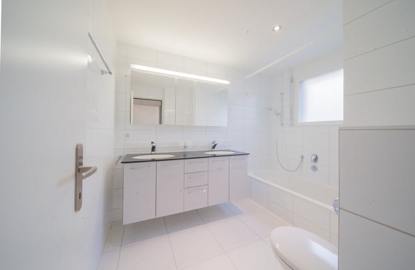 Lichtdurchflutete 6.5-Zimmer-Maisonette mit Balkon im grünem Riehen 10