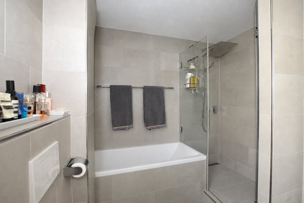 Wohnen wie im Einfamilienhaus – Moderne Maisonette-Wohnung mit grosszügigem Aussenbereich 11