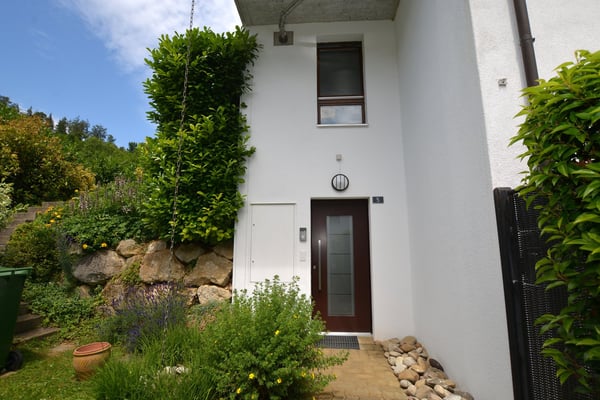 Wohnen wie im Einfamilienhaus – Moderne Maisonette-Wohnung mit grosszügigem Aussenbereich 2