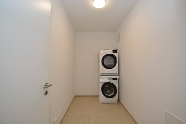 Erstvermietung nach Totalsanierung | Stilvolles Wohnen mit privatem Atrium-Sitzplatz 12