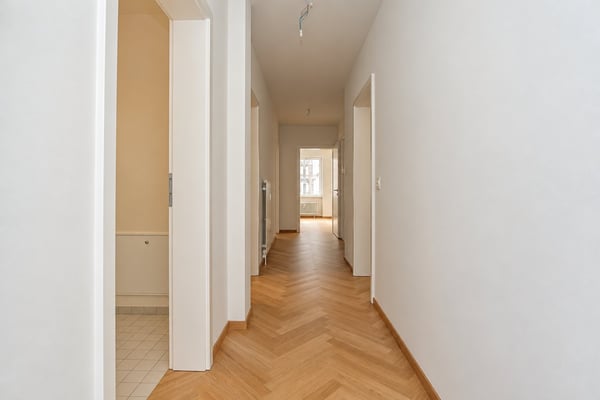 Erstvermietung nach Totalsanierung | Stilvolles Wohnen mit privatem Atrium-Sitzplatz 5