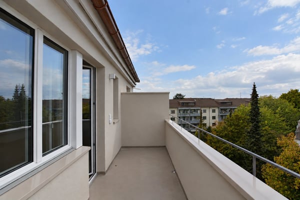 Erstvermietung nach Totalsanierung | Stilvolle Attikawohnung mit zwei Terrassen 10