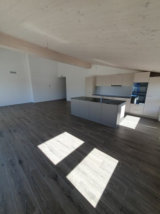 Vermietung: 4.5-Zimmer-Dachwohnung 8