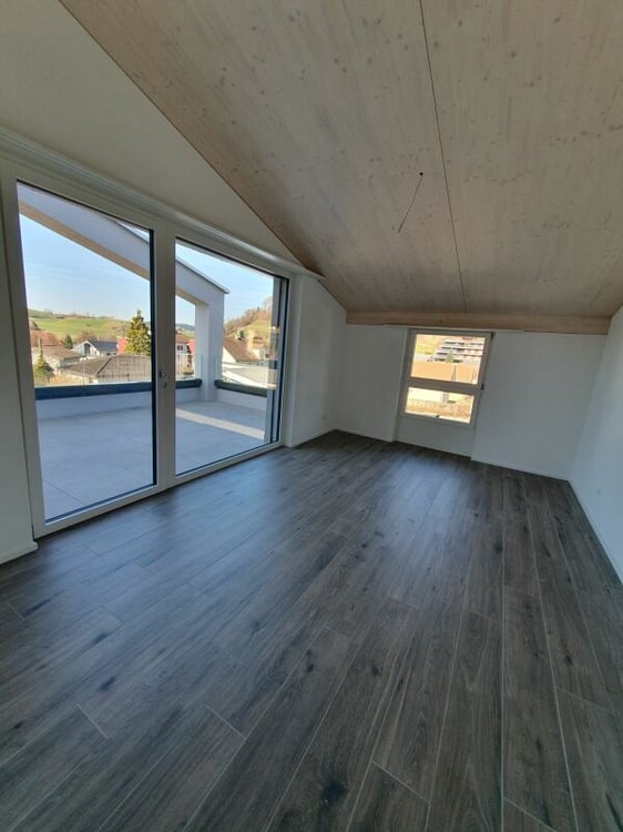 Vermietung: 4.5-Zimmer-Dachwohnung 12