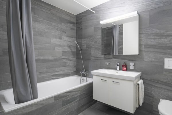 Helle, neuwertige Wohnung an zentraler Lage inklusive Einstellplatz in TG 5