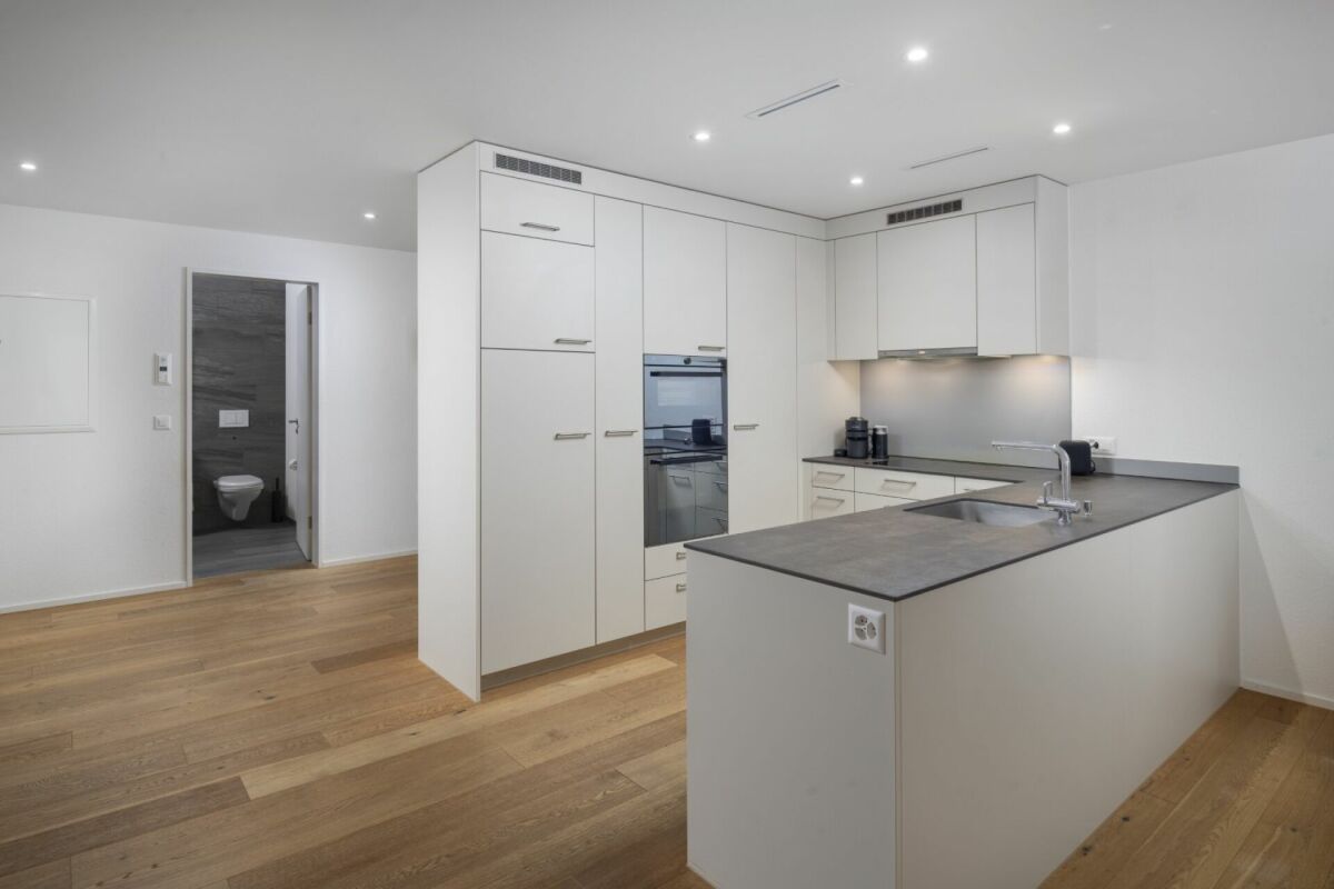Helle, neuwertige Wohnung an zentraler Lage inklusive Einstellplatz in TG