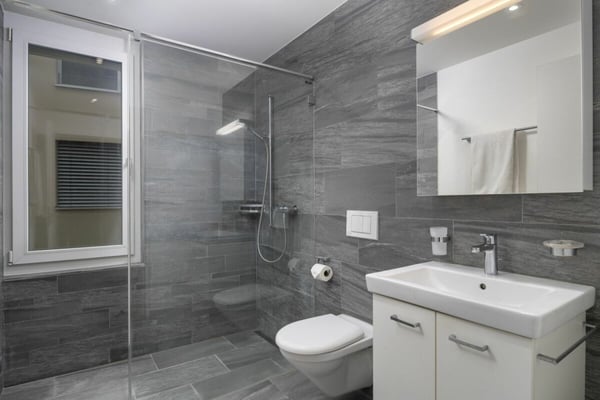 Helle, neuwertige Wohnung an zentraler Lage inklusive Einstellplatz in TG 6