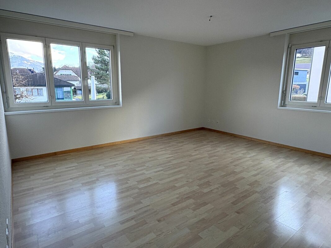 Immobilie in Buttikon Sz - Attraktive 2Â½-Zimmer-Wohnung in gepflegtem Wohnquartier - Bild 2