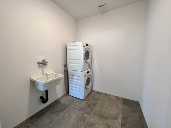 BÜRO/PRAXIS FÜR COACH, PLANUNG, VERTRIEB, BROKER, TREUHAND, PODOLOGIE, KOSMETIK ETC 7