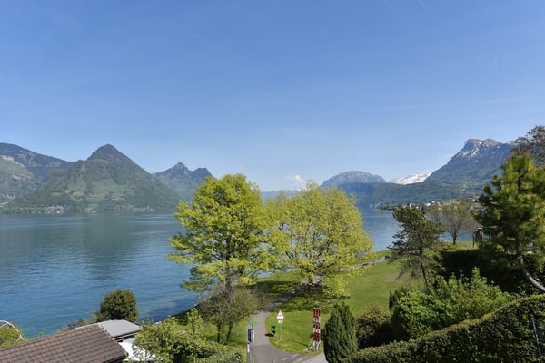 Erstvermietung - Exklusive 5.5-Zimmer-Attikawohnung in Buochs, ganz nah am See. 2