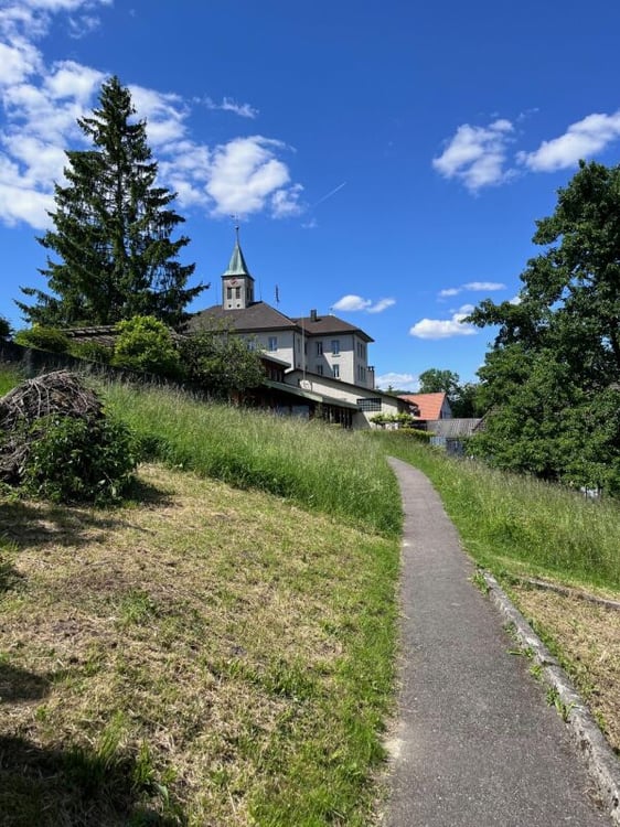 Bauland mit teilweiser Seesicht 13