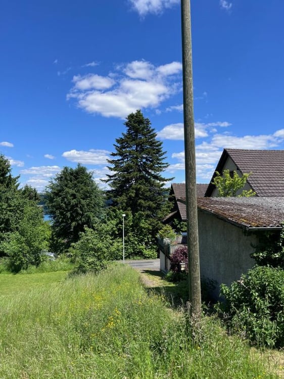 Bauland mit teilweiser Seesicht 8