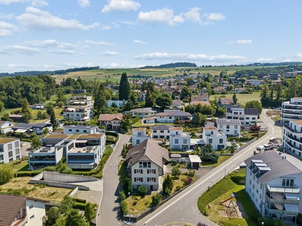 Grosses Bauernhaus mit Scheune / Bauland für Neubauprojekt 9