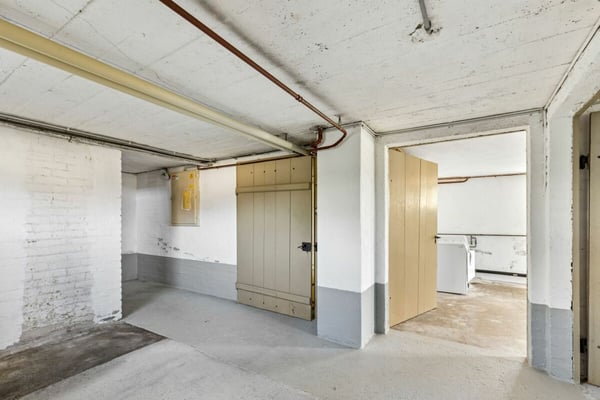Grosses Bauernhaus mit Scheune / Bauland für Neubauprojekt 16