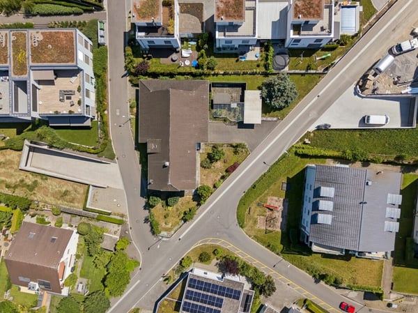 Grosses Bauernhaus mit Scheune / Bauland für Neubauprojekt 8