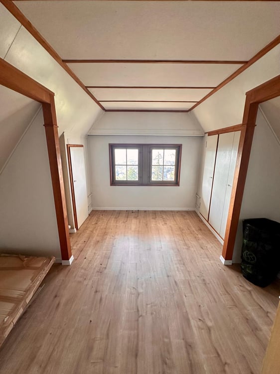 Charmante 2-Zimmerwohnung mit Mansarde und Sicht über Biel und den BielerseeBienne 9