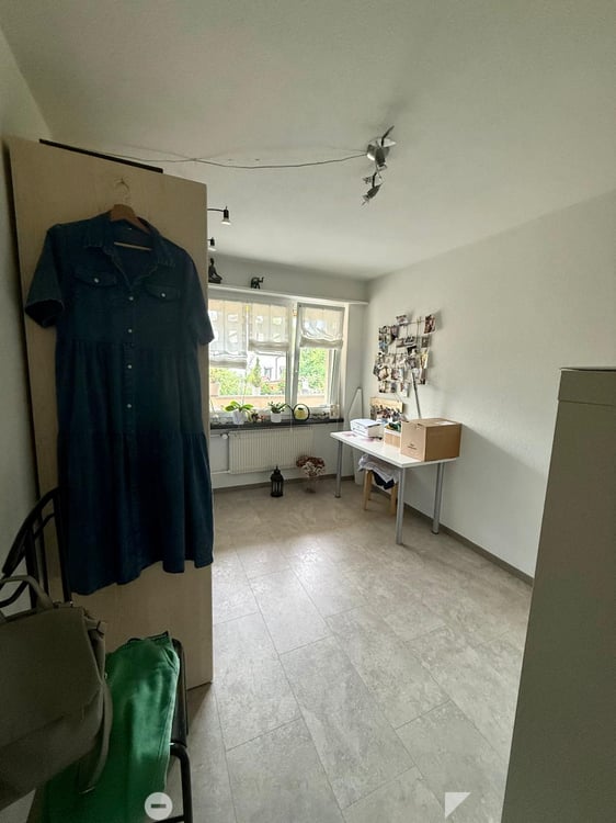 4-Zimmerwohnung im Hochparterre an ruhiger Lage - App. de 4 pièces au rez-de-chaussée surélevé 6
