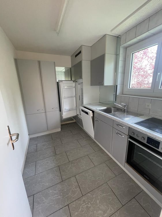Grosszügige 5.5-Zimmerwohnung in Ipsach / Spacieux appartement de 5,5 pièces à Ipsach 3