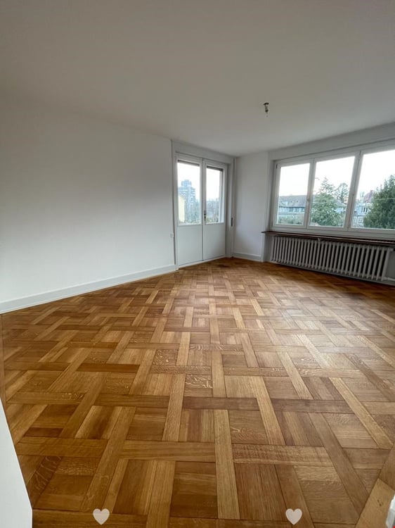 3.5-Zimmerwohnung mit grosser Terrasse und Balkon / Appartement de 3.5 pièces 1