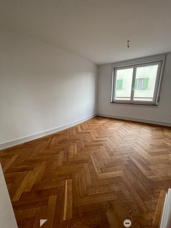 3.5-Zimmerwohnung mit grosser Terrasse und Balkon / Appartement de 3.5 pièces 3