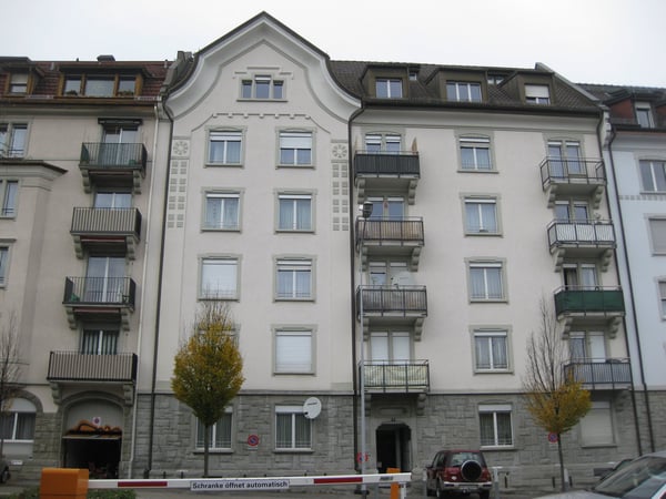 Moderne 4-Zimmer-Wohnung mit Balkon in St. Gallen 1