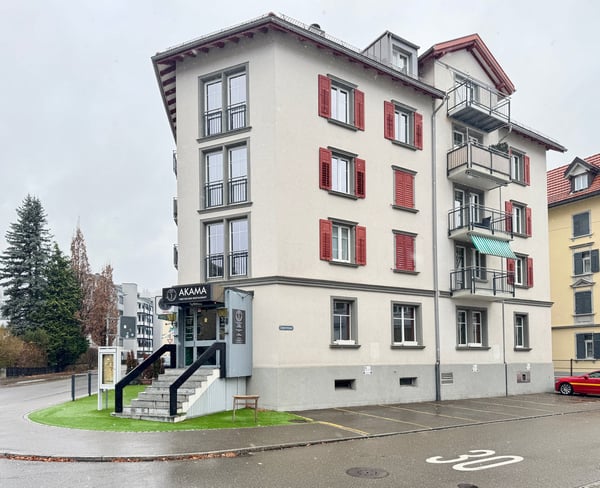 Charmante 1.5-Zimmer-Dachwohnung mit Balkon in St. Gallen 2