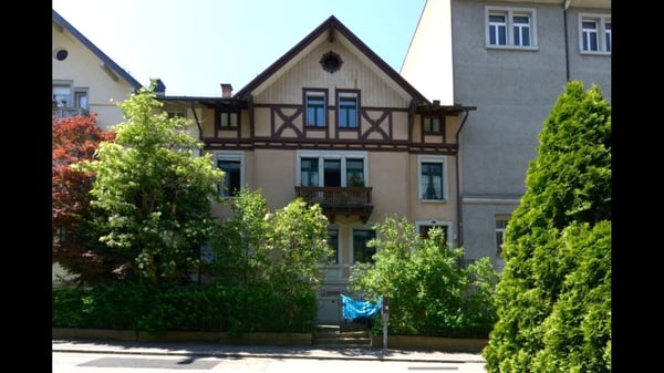 Charmante 5.5-Zimmer-Dachwohnung in St. Gallen – Altbau mit Balkon