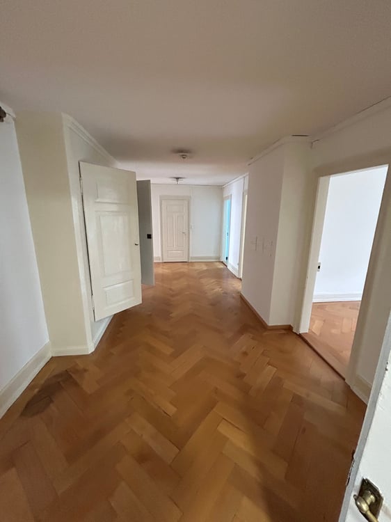 Charmante 5.5-Zimmer-Dachwohnung in St. Gallen – Altbau mit Balkon 4