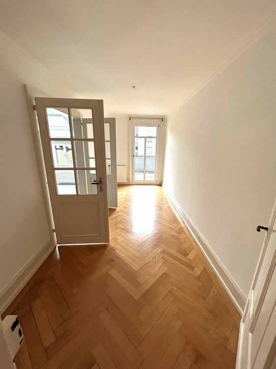 Charmante 5.5-Zimmer-Dachwohnung in St. Gallen – Altbau mit Balkon 11