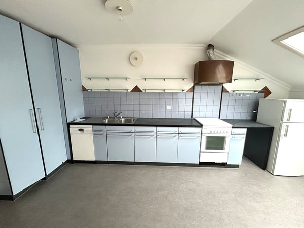 Charmante 5.5-Zimmer-Dachwohnung in St. Gallen – Altbau mit Balkon 10