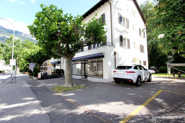 Elegant sanierte Wohnung an sehr guter Verkehrslage! 1