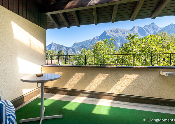 Möbliertes Zimmer mit Balkon - Zur Monatsmiete 2