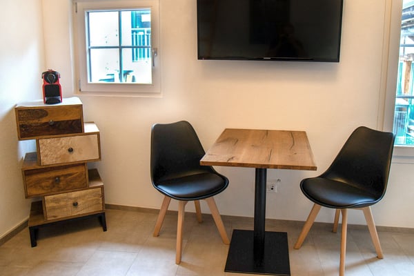 Möbliertes 1-Zimmer Maisonette-Appartement mit schönem Dachgebälk 1