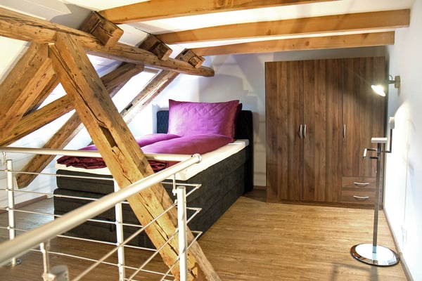 Möbliertes 1-Zimmer Maisonette-Appartement mit schönem Dachgebälk 4