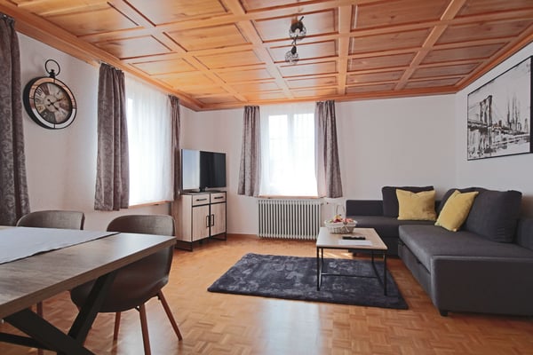Grosszügiges stilvoll möbliertes 4-Zimmer Appartement in Sargans 2