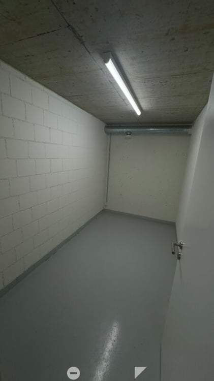 Lagerräume (61m2 + 153m2) 3