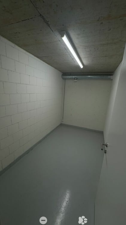 Lagerräume (61m2 + 153m2) 3