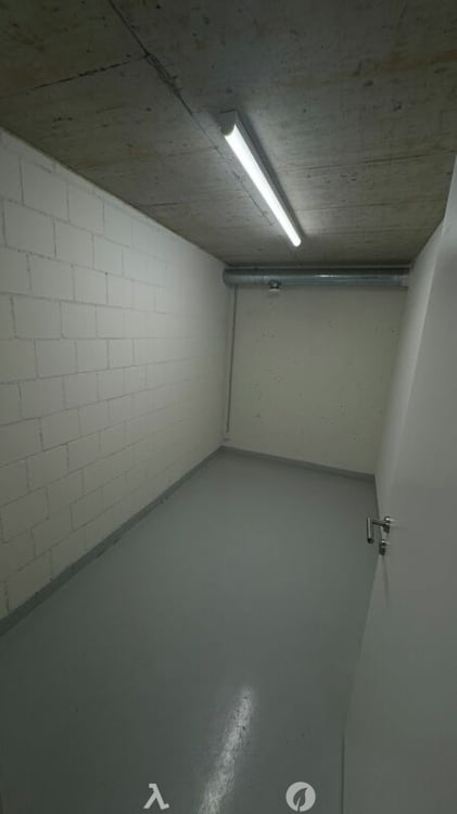 Lagerräume (61m2 + 153m2) 3