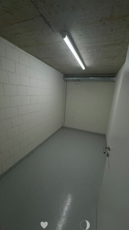 Lagerräume (61m2 + 153m2) 3