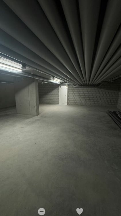 Lagerräume (61m2 + 153m2) 6